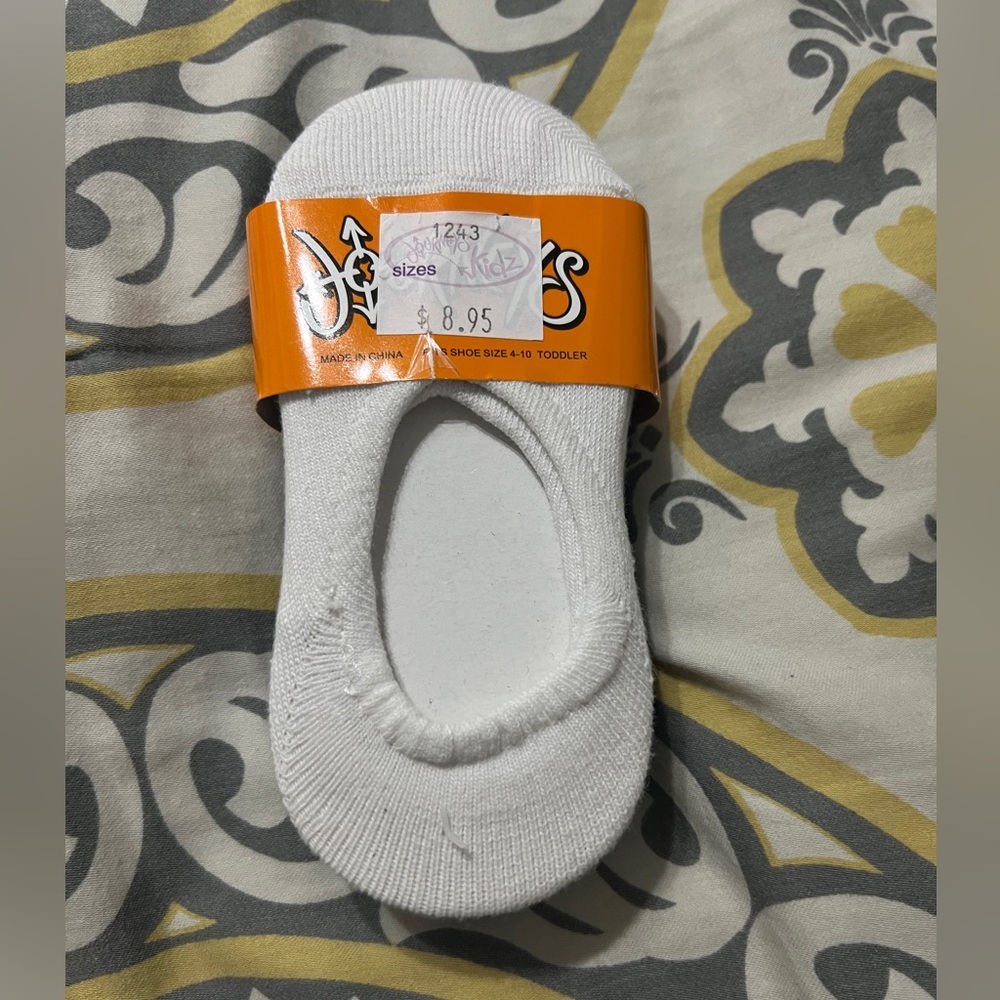 Toddlers White and Black No-Show Socks size 4-10